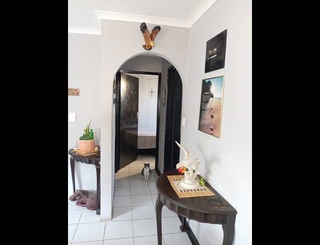2 BEDROOM SIMPLEX FOR SALE IN SEA VIEW